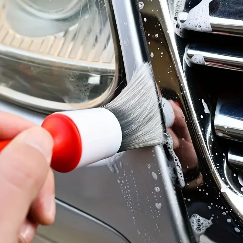 3 قطع من فرشاة التفاصيل الداخل - مراجعة Interior Detailing Kit وسعره