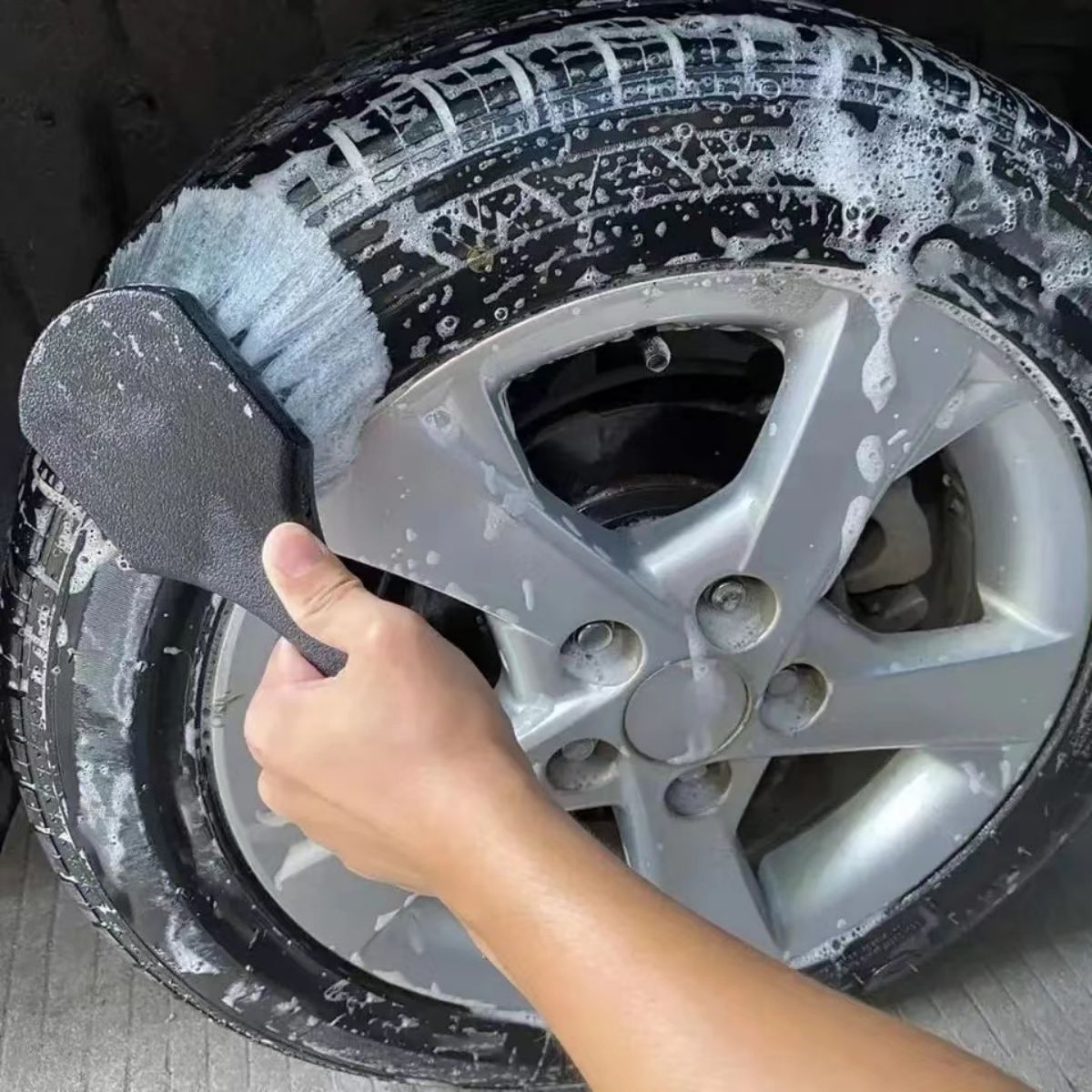 مجموعة فرش تنظيف عجلة السيارة  - مراجعة Car Cleaning Brush وسعره